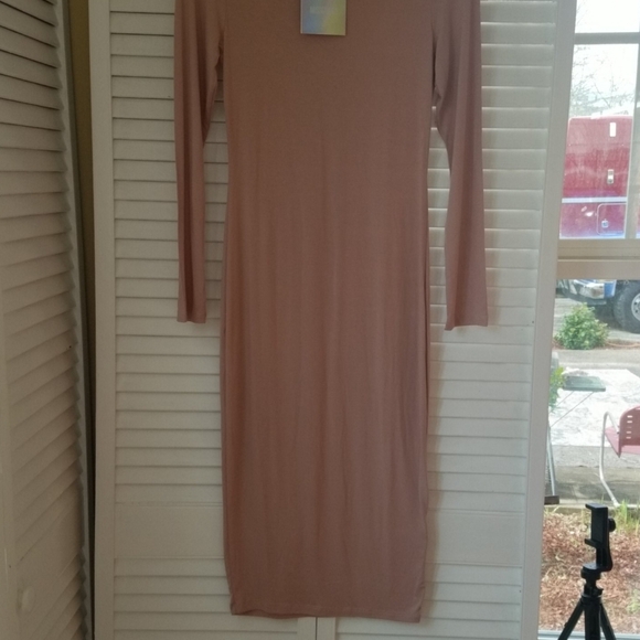 BNWT MISSGUIDED LONG SLEEVE CREW NECK MIDI ROSE - Picture 3 of 8